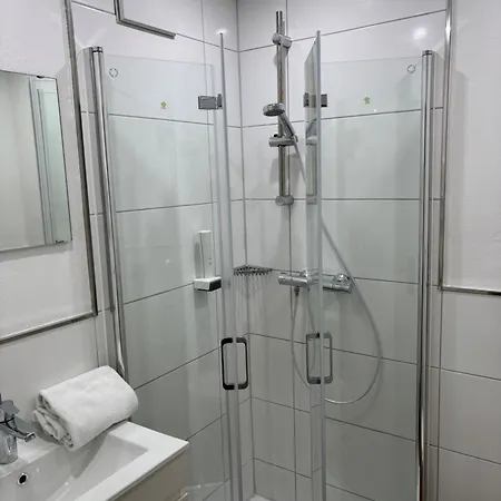 Panzió Drei Koenig- Ihr Transithotel Heimsheim